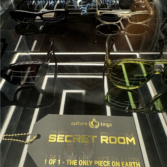 YSL Rare Sunglasses! - Picture 6 of 7